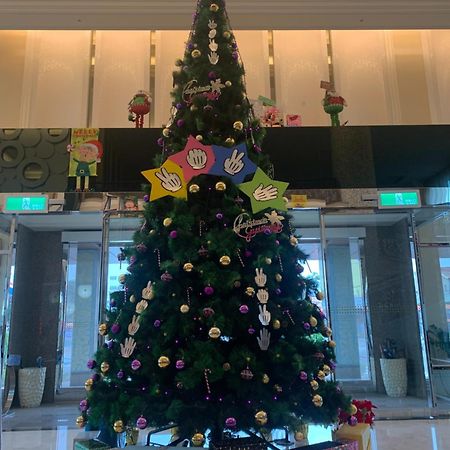 Shinkansen Grand Hotel Taichung Bagian luar foto