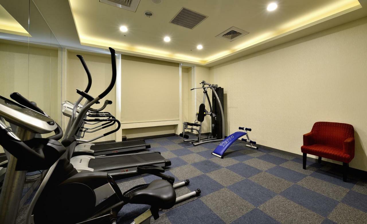 Shinkansen Grand Hotel Taichung Bagian luar foto